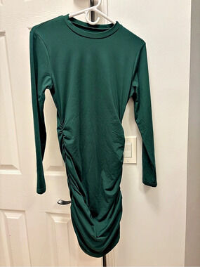 Ruched Long Sleeve Maternity Mini Dress in Green Size Medium